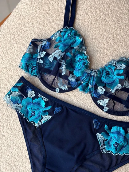 ست شورت وسوتین گیپور حریر سرمه ای کد 889