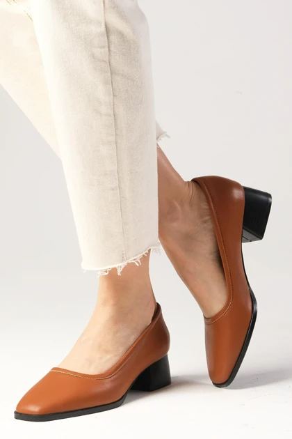 کفش پاشنه‌بلند کلاسیک زنانه میوگوستو mio-gusto