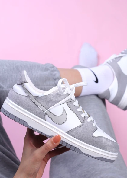 کفش اسپرت زنانه نایک