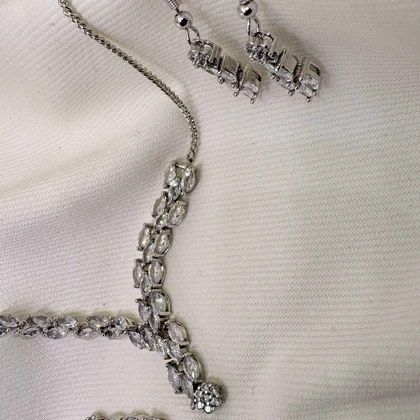 سرویس کامل برند شین مدل «آبشار مارکیز» | طرح جواهر Y با گارانتی 1 ساله