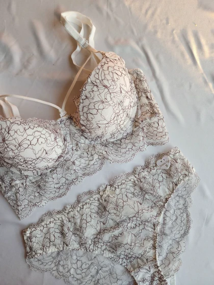 ست شورت و سوتین دانتل هارنس دار فنردار اروپایی کد: 6005