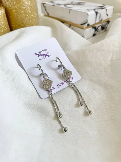 گوشواره لوزی آویز طرح جواهر