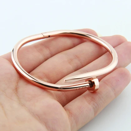 دستبند زنانه مدل بنگل میخی