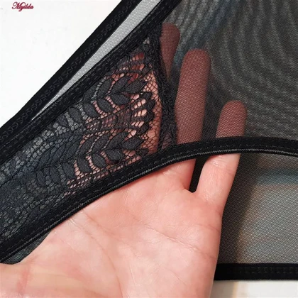 ست شورت و سوتین زنانه مدل فنردار هارنس رنگ مشکی کارنا رز