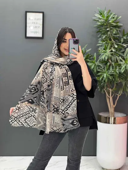 شال حریرنخ طرح لوزی و مربع