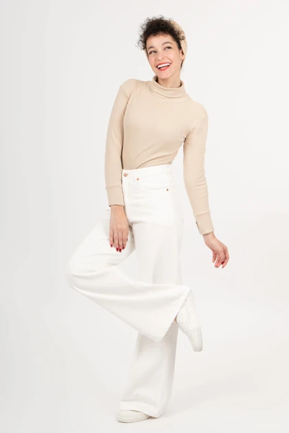 شلوار جین زنانه بگی سفید جک پات ریزشی رویال جین royal jeans