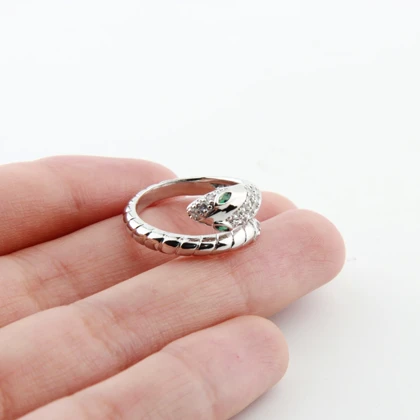 انگشتر زنانه مدل مار نگینی