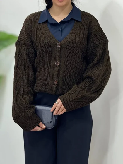 بافت جلو دکمه آرزو