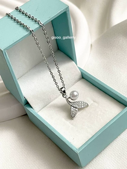 گردنبند دم وال