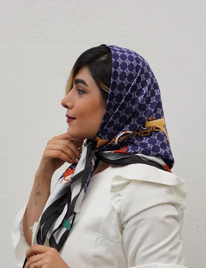 روسری ساتن ابریشم سورمه ای از برند هرمس سمن
