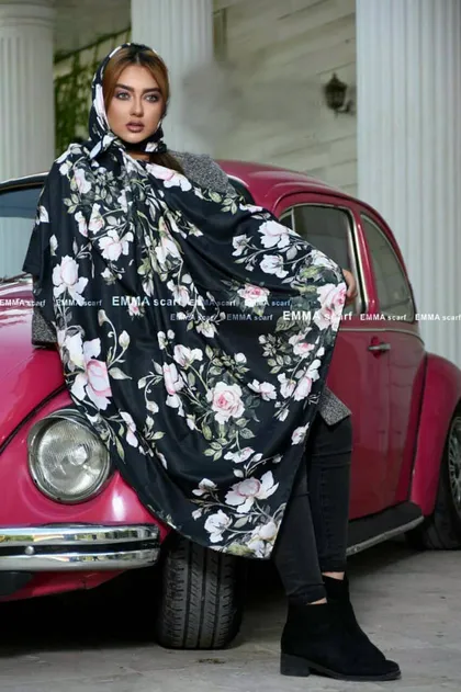 روسری گل‌دار