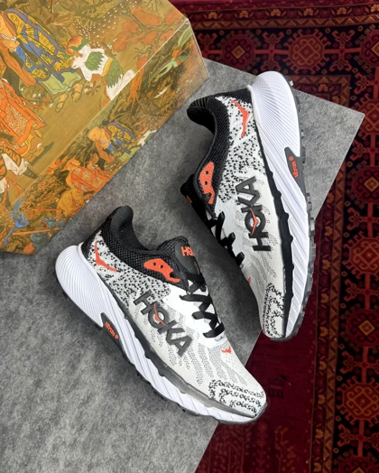 کتانی رانینگ مردانه هوکا