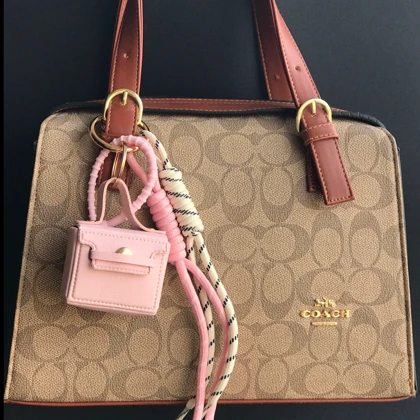 آویز کیف (چارم بگ) کیف صورتی