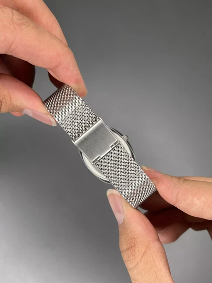 ساعت مچی رادو تخم مرغی فول دیت بند حصیری صفحه مشکی Rado