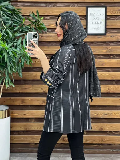 مانتو کتی راه راه دکمه طلایی