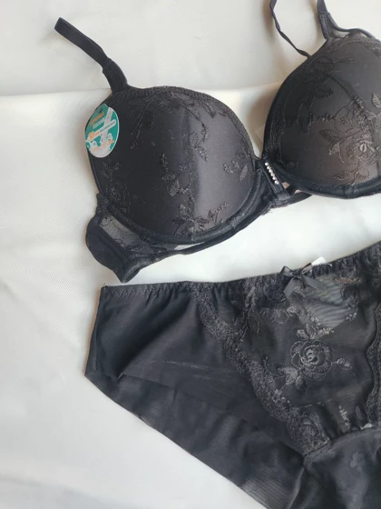 ست شورت و سوتین بدون جک فنردار اروپایی کد: 1731