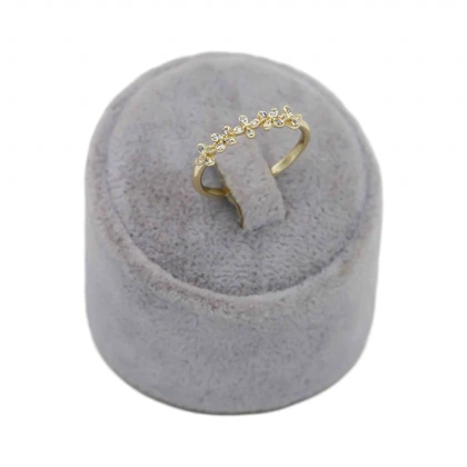 انگشتر زنانه طرح گلبرگ نگین‌دار