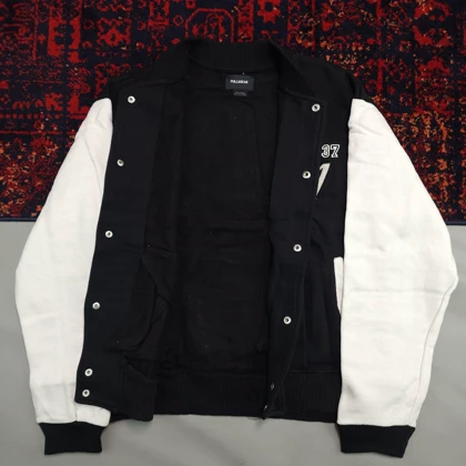 بامبرجکت مشکی داخل خز از pull & bear کد 127