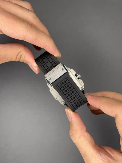 ساعت مچی اوبلو بند صفحه مربعی قاب سیلور Hublot Square Bang Unico