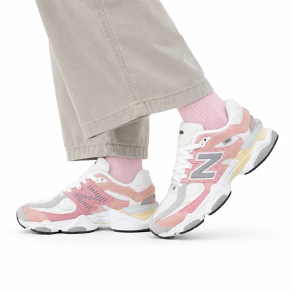 کفش کتانی زنانه مدل نیوبالانس 9060 گلبهی New Balance 9060