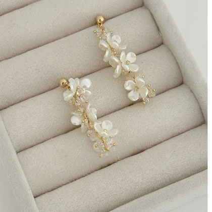 گوشواره زنانه شکوفه بلند کد 833