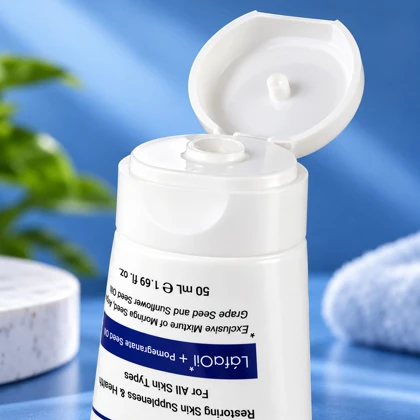 کرم آبرسان و جوان کننده صورت مورینگا امو مناسب انواع پوست 50ml