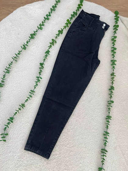 شلوار جین مام مشکی