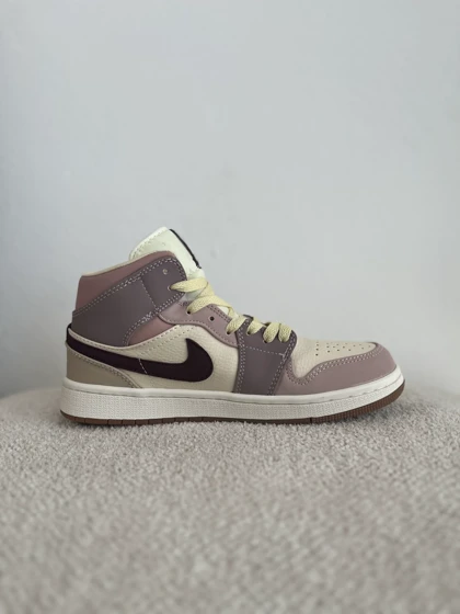 جردن 1 ساق‌دار میلان