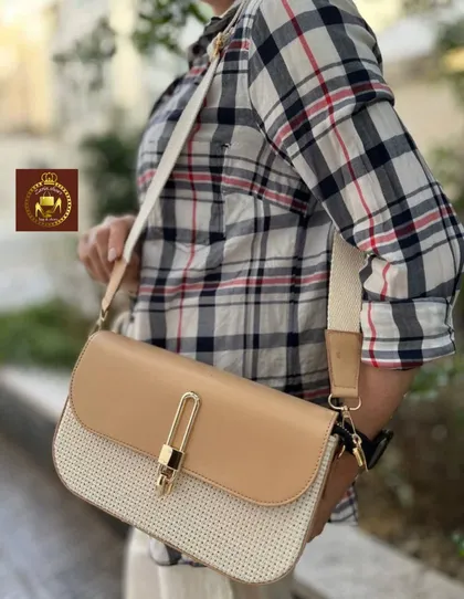 کیف دوشی پاسپورتی زنانه چرمی کنفی