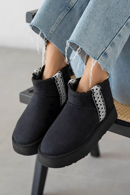 بوت و نیم بوت زنانه استراسونس straswans