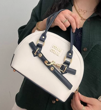 کیف miu miu بند پهن
