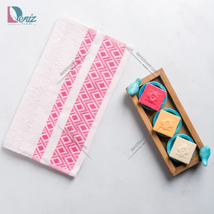 حوله دستی الماس رنگ صورتی روشن