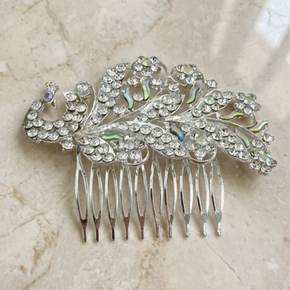 تاج و شانه مو زنانه طرح طاووس جواهری مدل پوانا نقره‌ای