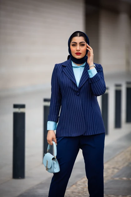 مانتو دیپلمات تک دکمه رها