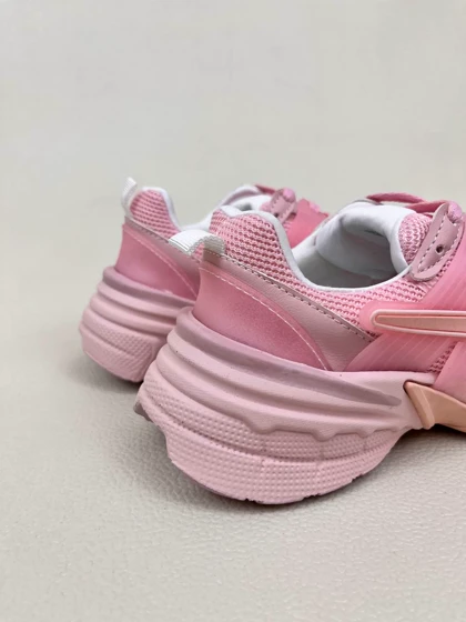 1325 کتانی زنانه نایک وی تو کی طرح گل‌دار nike v2k Flowers Run Womans