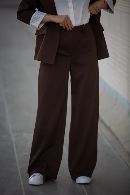 شلوار زنانه پرادا نقاب کج