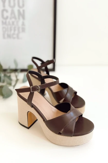 کفش پاشنه‌بلند کلاسیک زنانه polka-store polka-store