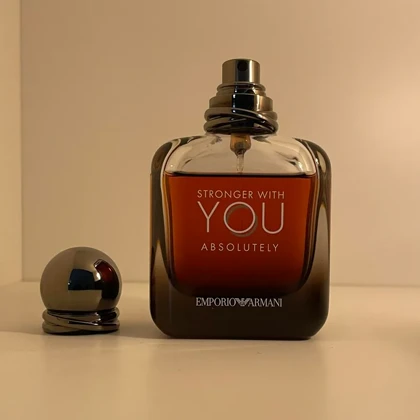 ادو پرفیوم مردانه جورجیو آرمانی (Giorgio Armani) مدل Stronger With You Absolutely حجم 100 میلی‌لیتر