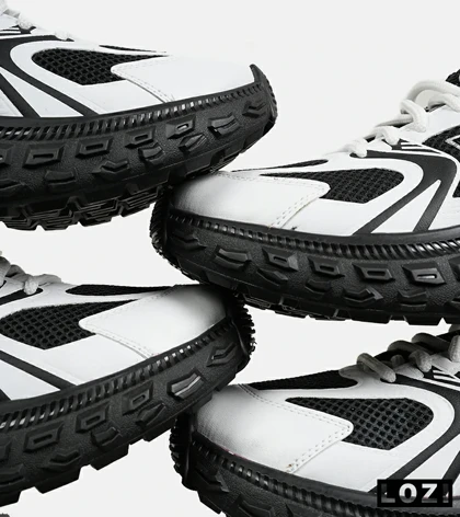 کفش کتانی مردانه و زنانه سفید مشکی NEW BALANCE 530 V02