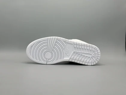 کتانی نایکی جردن1 لو سفید/Nike Air Jordan1 White