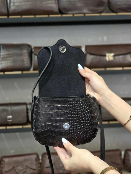 کیف چرم مشکی سنگی چرم اصل گاوی