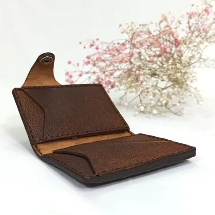 جاکارتی چرم طبیعی گاوی دکمه دار