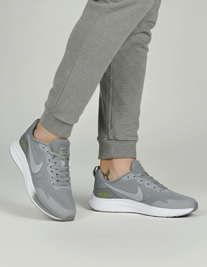 کفش دویدن مردانه نایکی Nike Zoom M