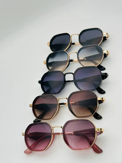 عینک آفتابی زنانه مردانه پرادا PRADAباطراحی لوکس وجذاب Ocatagonمدل SG-446f