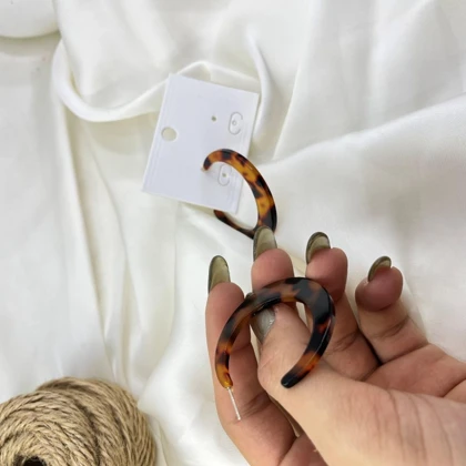 گوشواره زنانه مدل کهربا طرح پلنگی