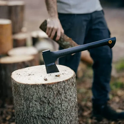 تبر FISKARS SOLID SPLITTING A11