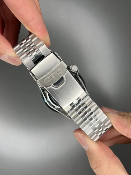 ساعت مچی سیکو 5 بند سیلور صفحه قرمز Seiko 5 GMT