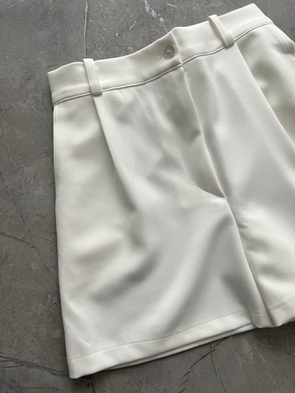 شلوارک کرپ سفید