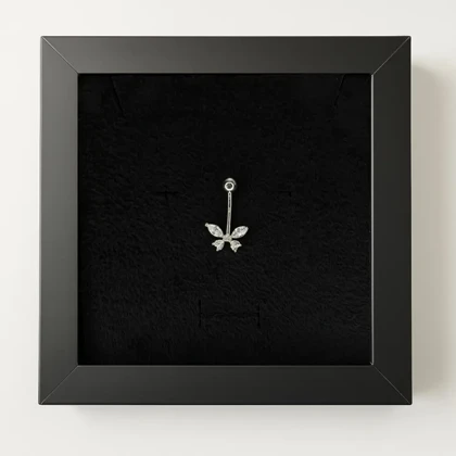 پیرسینگ نقره ناف مدل پروانه نگین‌دار