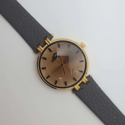 ساعت مچی زنانه هری Heryi 4072 با بند چرم و موتور کوارتز